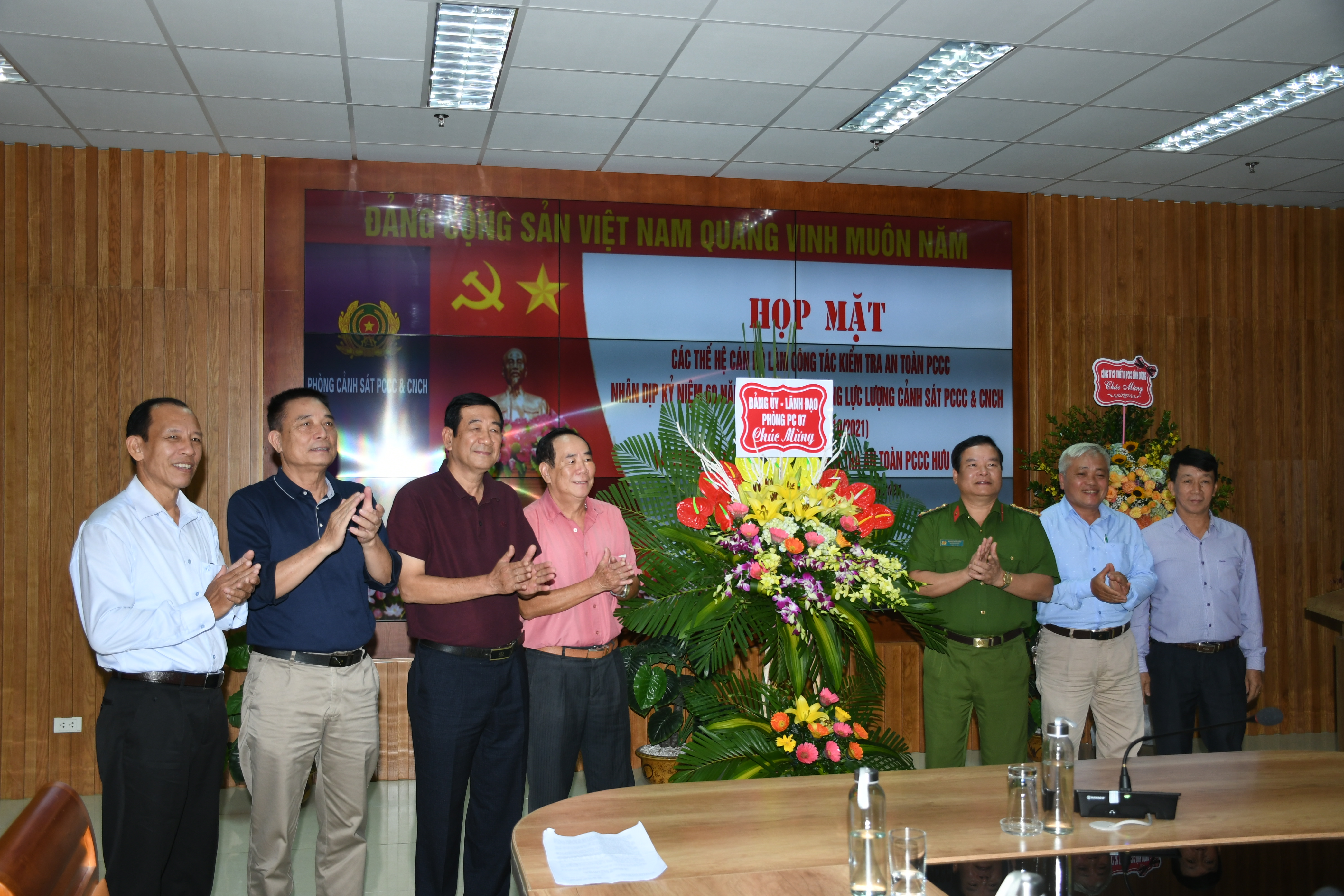 Họp mặt các thế hệ cán bộ làm công tác kiểm tra an toàn phòng cháy, chữa cháy